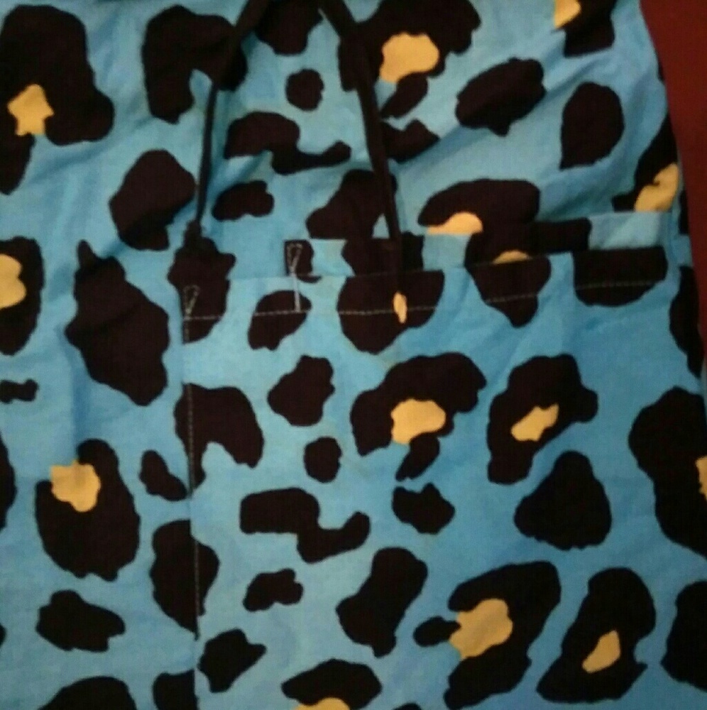 SCRUB TOP - Picture 2 of 4